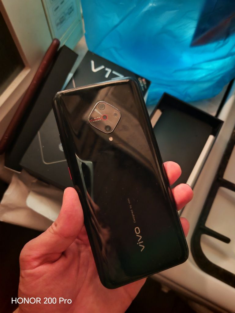 Vivo V17 8/128gb официалка