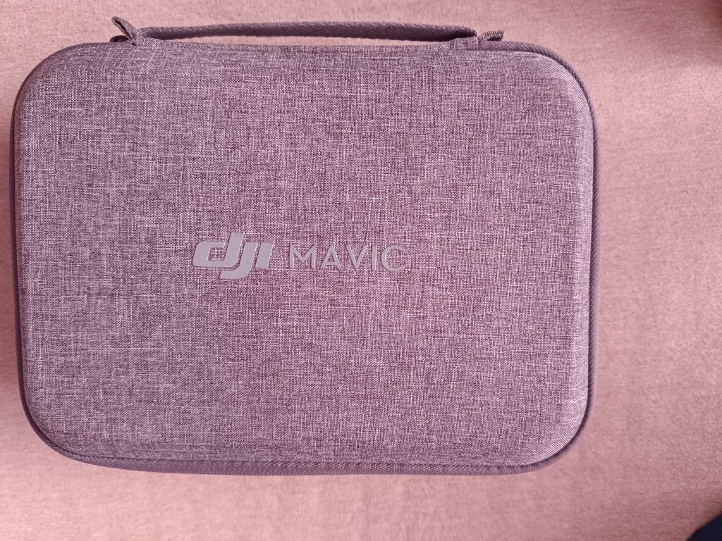 Продавам дрон DJI Mavic mini