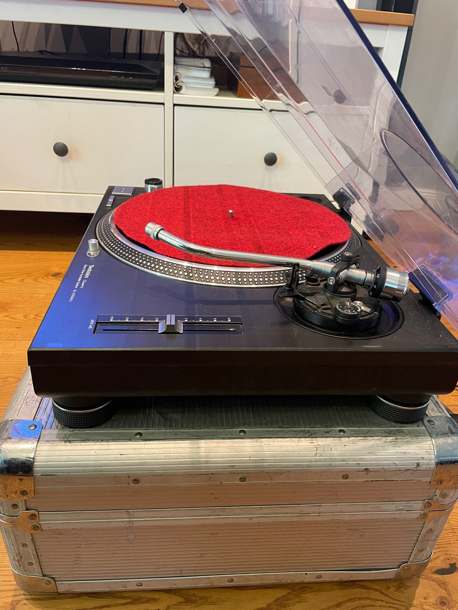 Technics SL-1210 MK2 - direct drive turntable