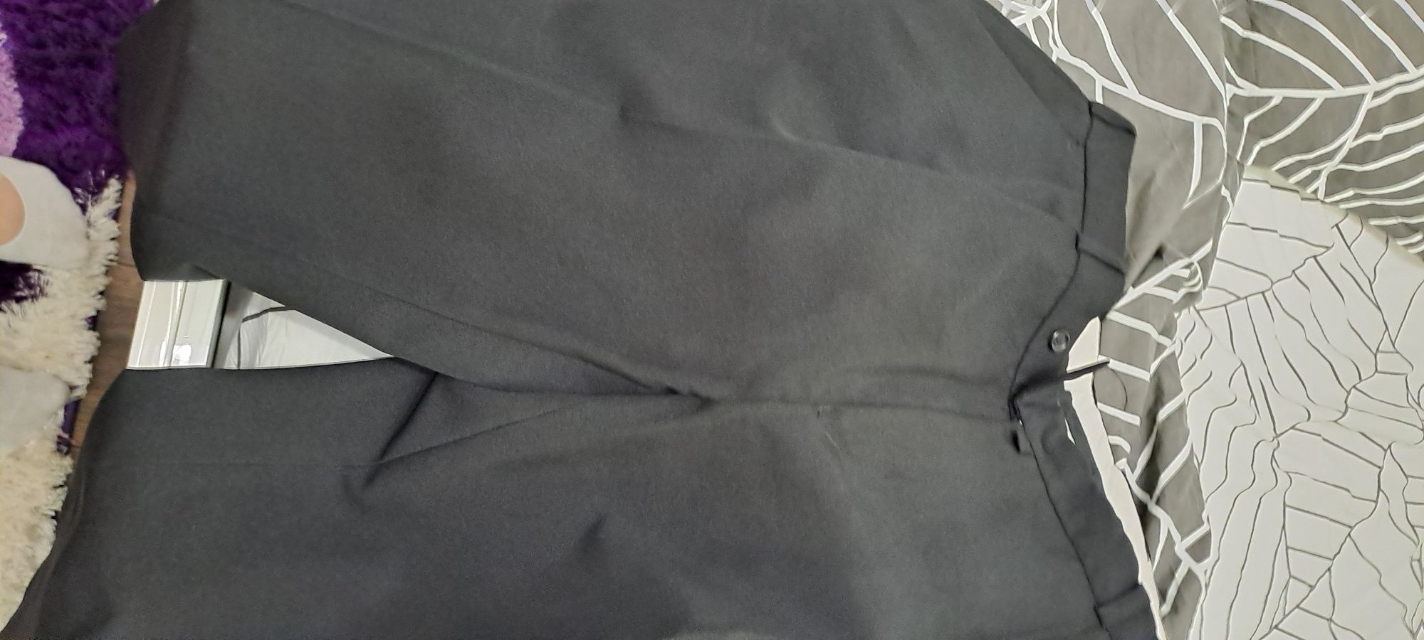 Vând costum de bărbat 3 piese mărimea 54