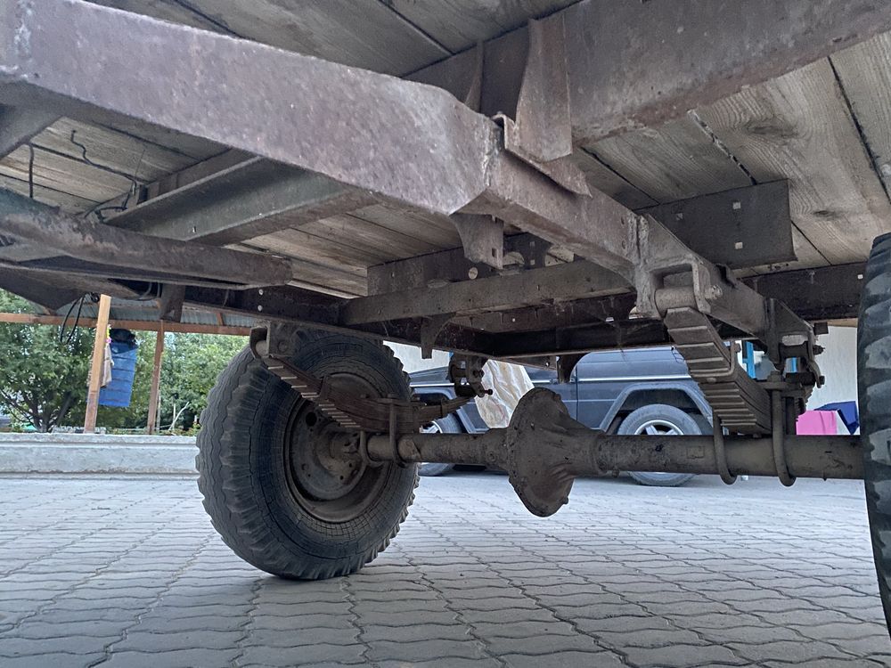 Продается большой прицеп. До 2 тонн поднимает