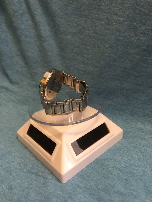 Stand ceasuri . Stand rotativ ceasuri . Stativ rotativ ceasuri