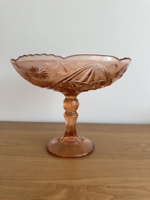 Розови кристални фруктиери от периода на Голямата депресия