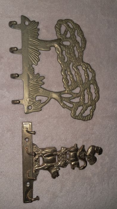 Doua cuiere ptr chei , din bronz / alama