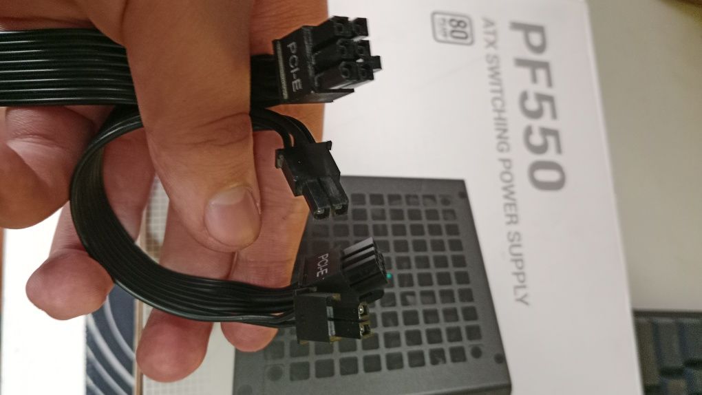 Продам блок питания deepcool pf550