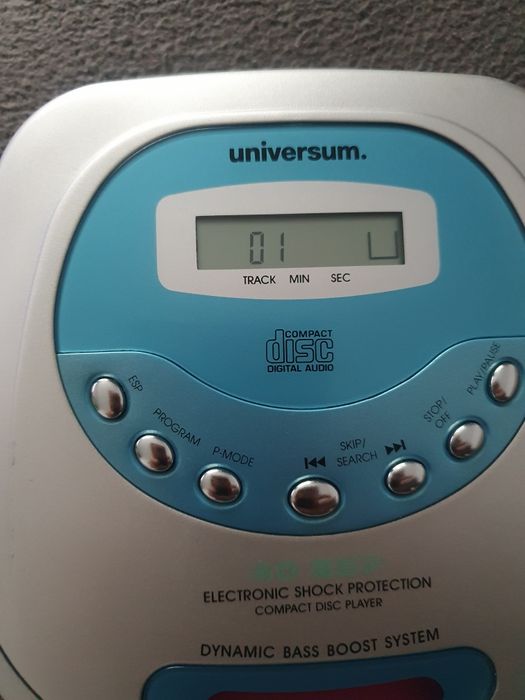 Vând cd player Universum