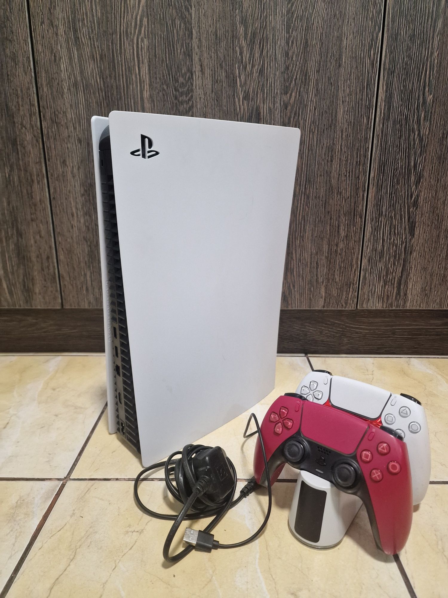 PS5 Disk edition, 825 gb și 2 controllere