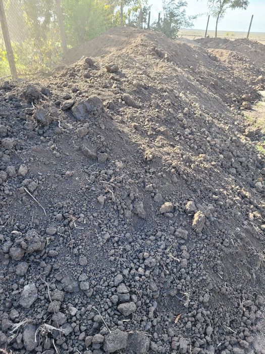 Vând pământ vegetal Tuzla