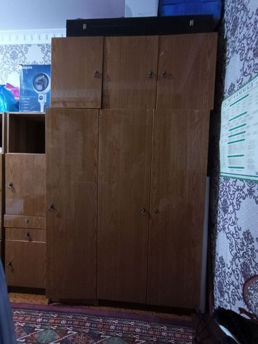 Shkaf sotiladi Holati: yaxshi