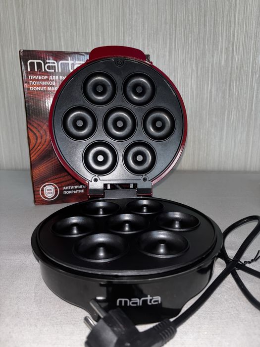 Прибор для выпечки пончиков. marta. Вафельница