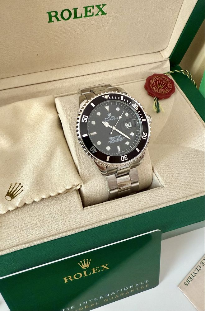 Часовник Rolex Submariner - Самонавиващ механизъм с кутия и документи
