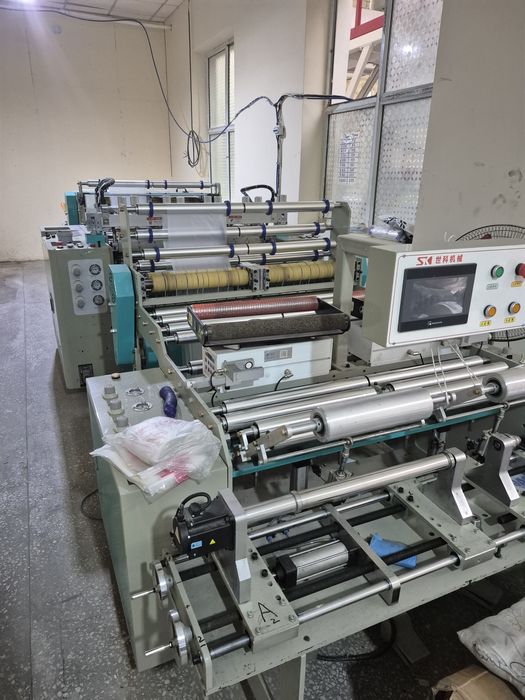 Салона пакетлар ишлаб чикариш комплект обарудованияси сотилади.