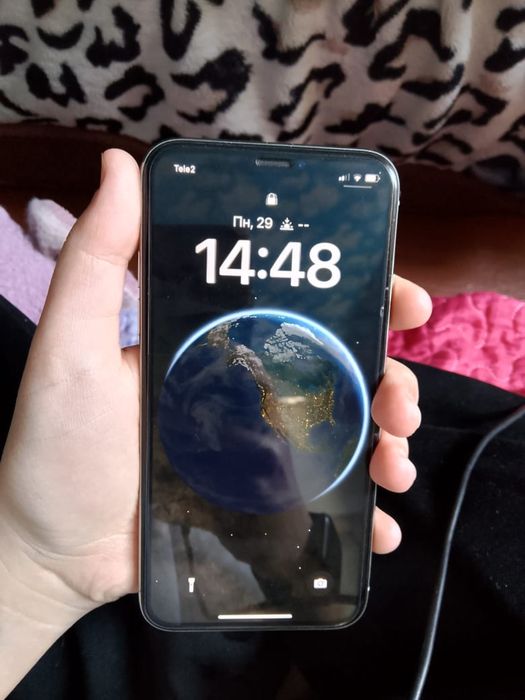 Продам iphone10 акумулятор 75%