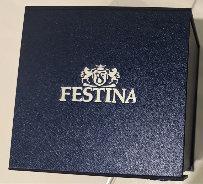 Часовник Festina