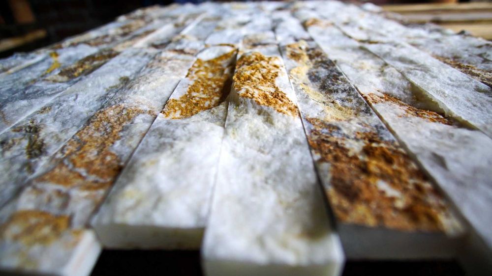 Продавам облицовъчен камък оникс