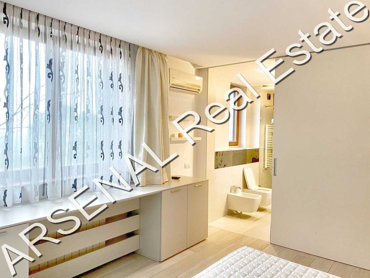 Продава се Тристаен апартамент в София, Княжево - 165 кв.м за 1940 €/кв.м - Снимка #1