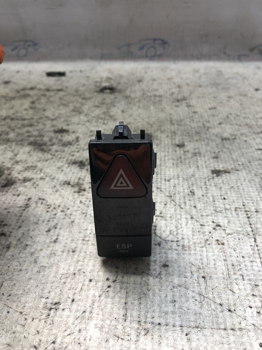 buton avarie mercedes c-class w204 2005