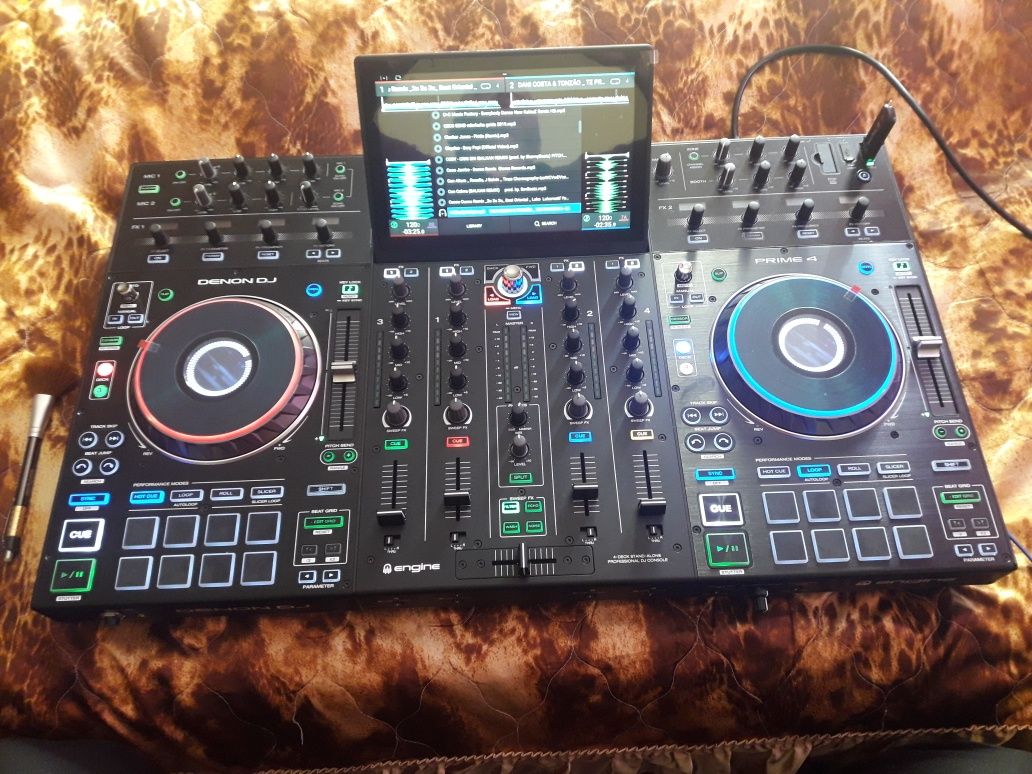 Denon DJ Prime 4 Нов!