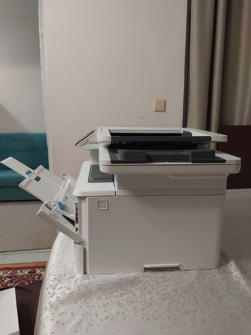 Продавам отличен принтер HP LaserJet M426dw A4 принтер/скенер/копир