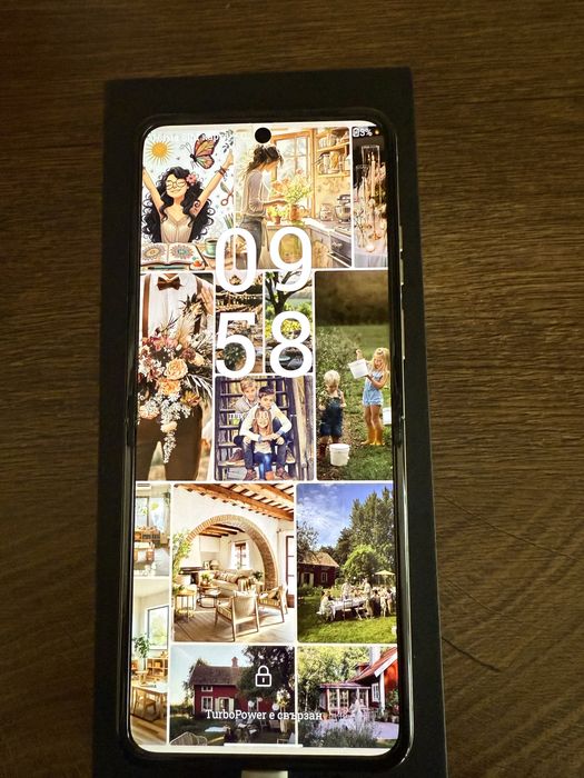 Motorola Razr 50 с гаранция