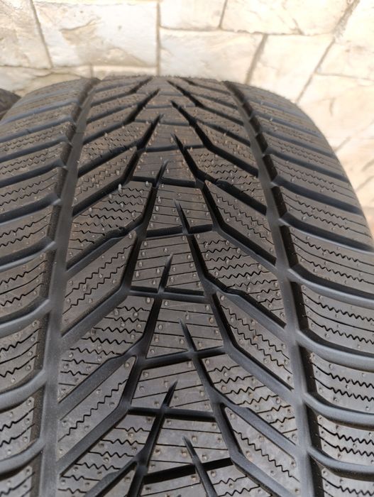 Зимни гуми Hankook 285/45/19 Winter Icept evo 3