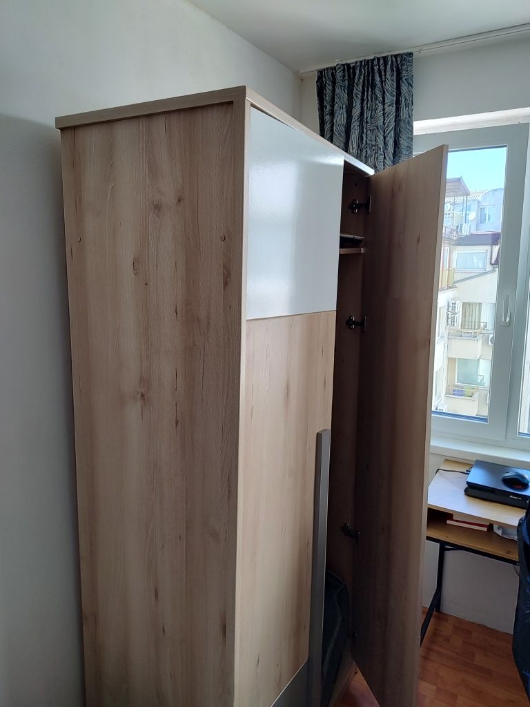 Гардероб двукрилен