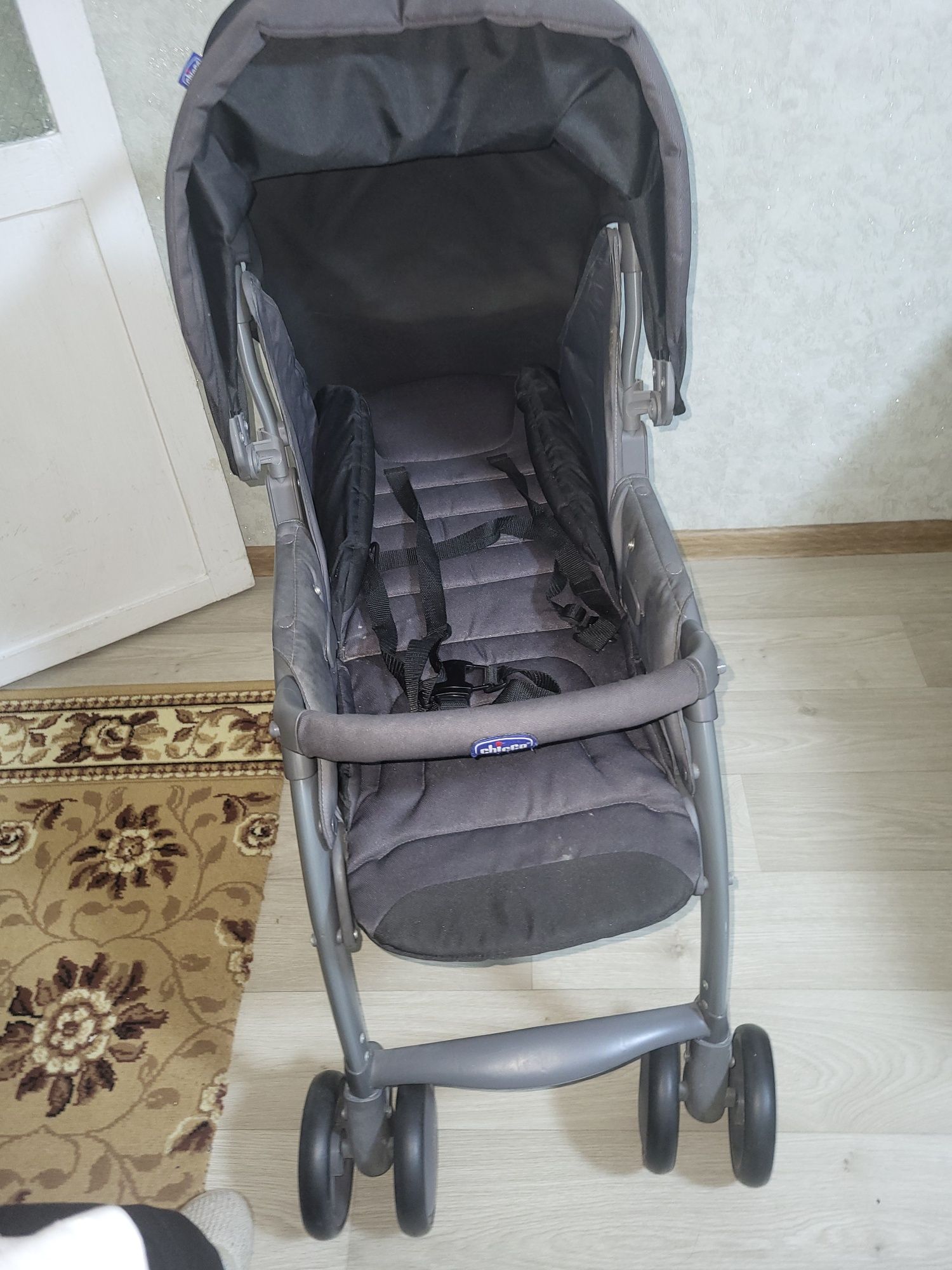 Коляска c chicco в отличном состоянии.Торг