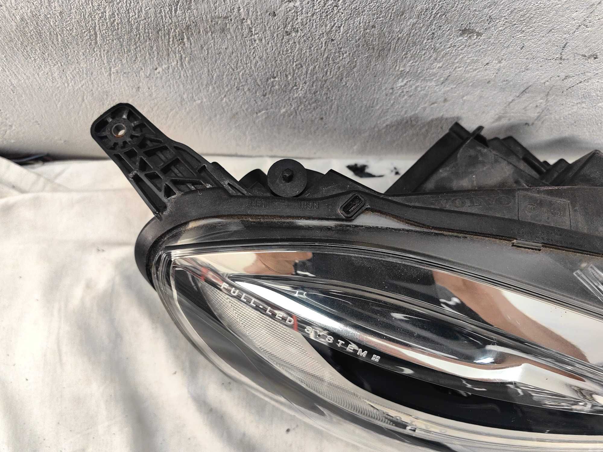 Оригинален фар Волво В40  Volvo V40  Full Led