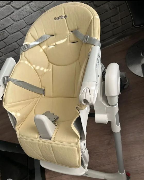 Продаю стульчик для кормления

Модель: Peg Pereg