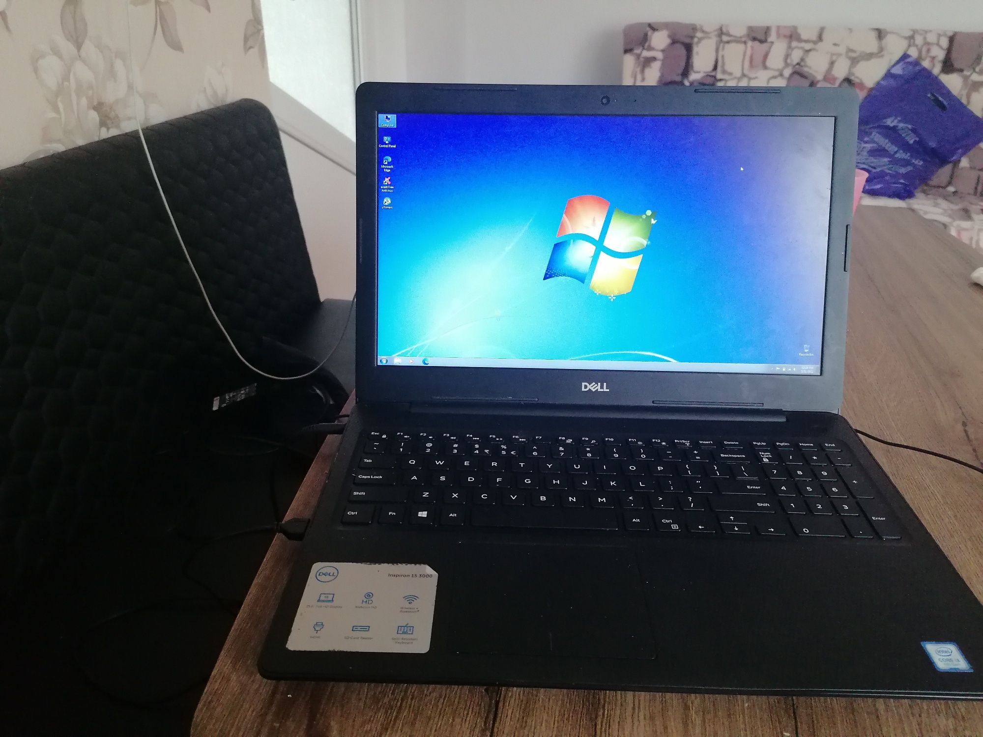 Laptop dell i3 8gb ram SSD