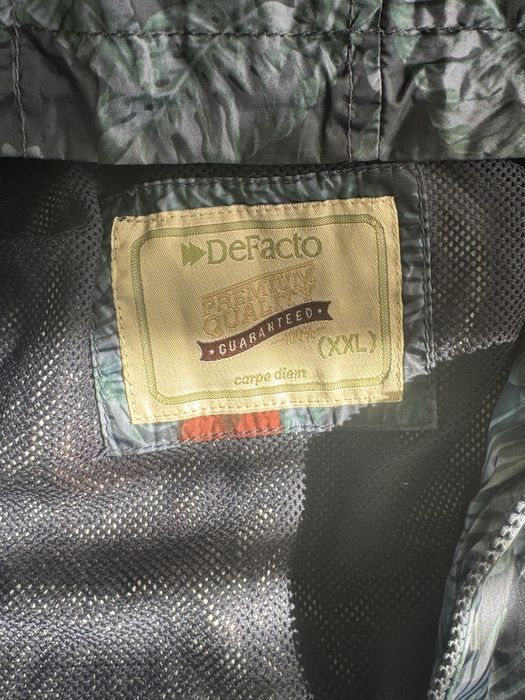 Продаеться ветровка