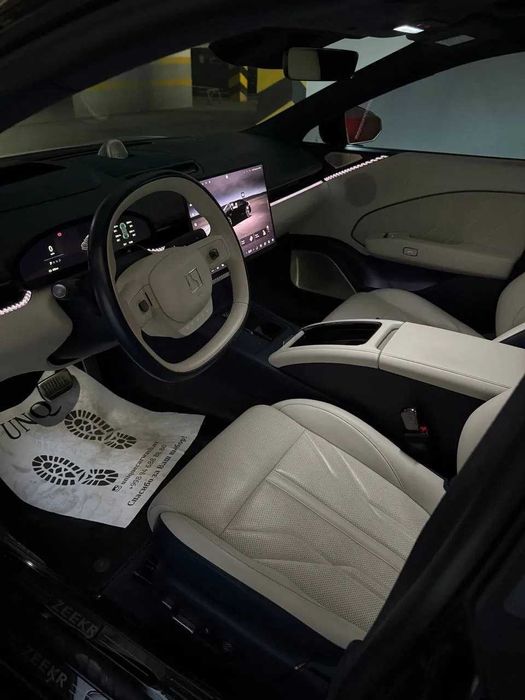 Nasiya savdo Zeekr 007