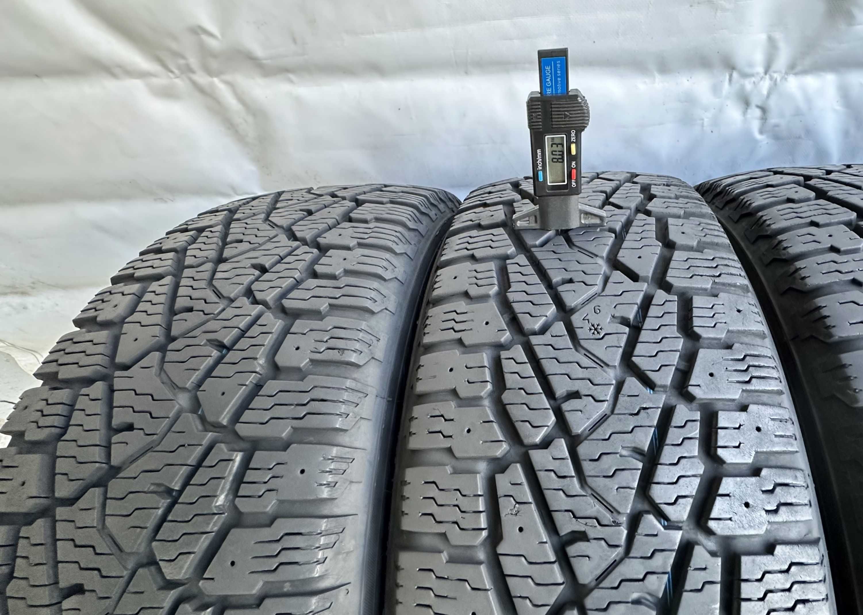 4бр 215/60r17c NOKIAN зимни