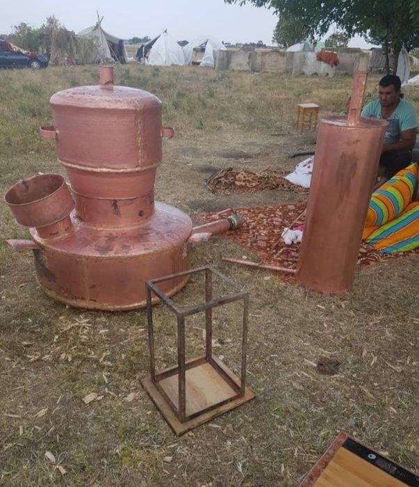 Vând cazan de făcut tuica din cupru alimentar de 100 litri din cupru a