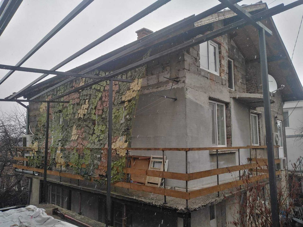 Продава се Етаж от къща в Перник, Изток - 83 кв.м за 860 €/кв.м - Снимка #1