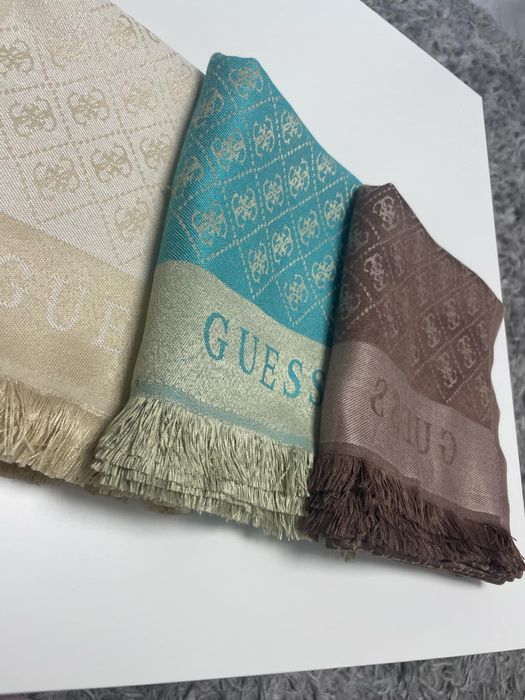 Eșarfe dama Guess