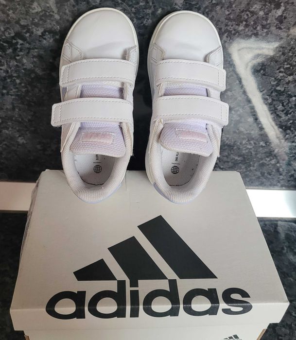 Маратонки Adidas размер 25