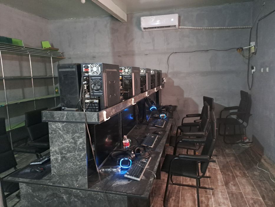 Igravoy kompyuter (mebellari bilan)