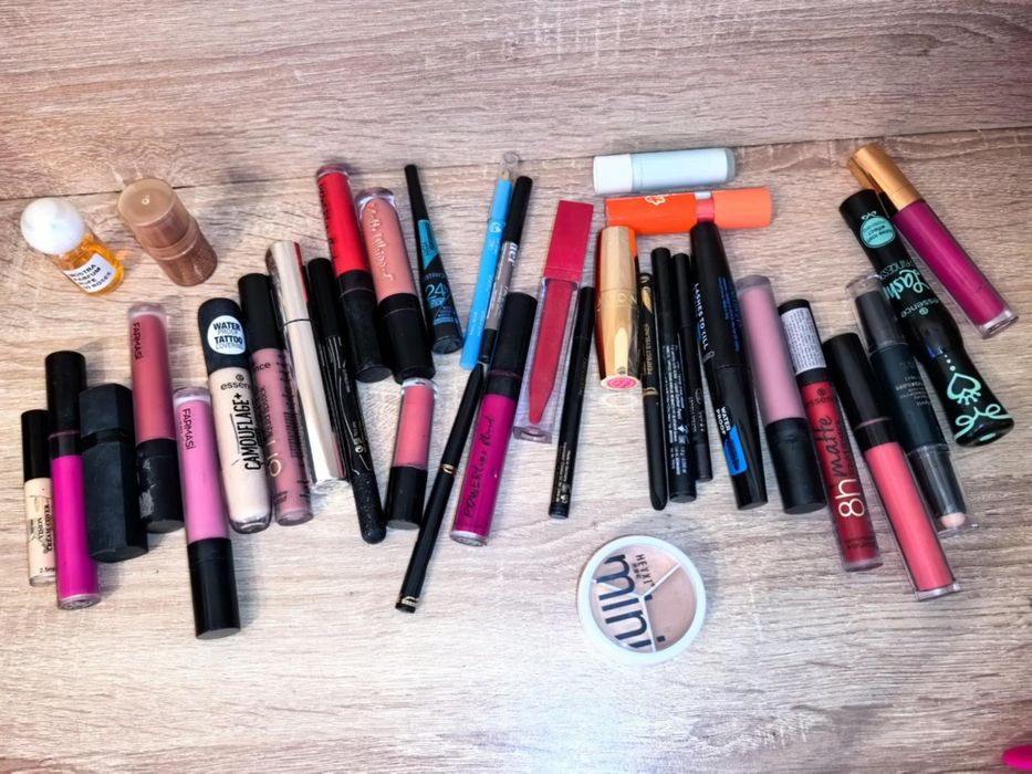 Lot machiaje 33 de produse