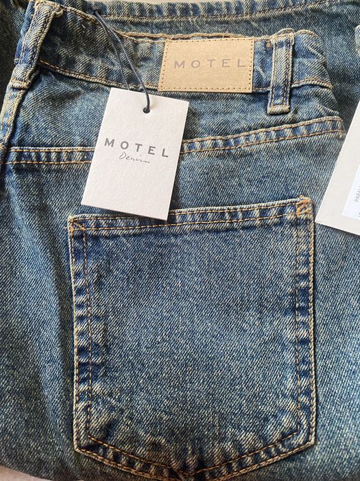 Parallel jeans in brown and blue acid