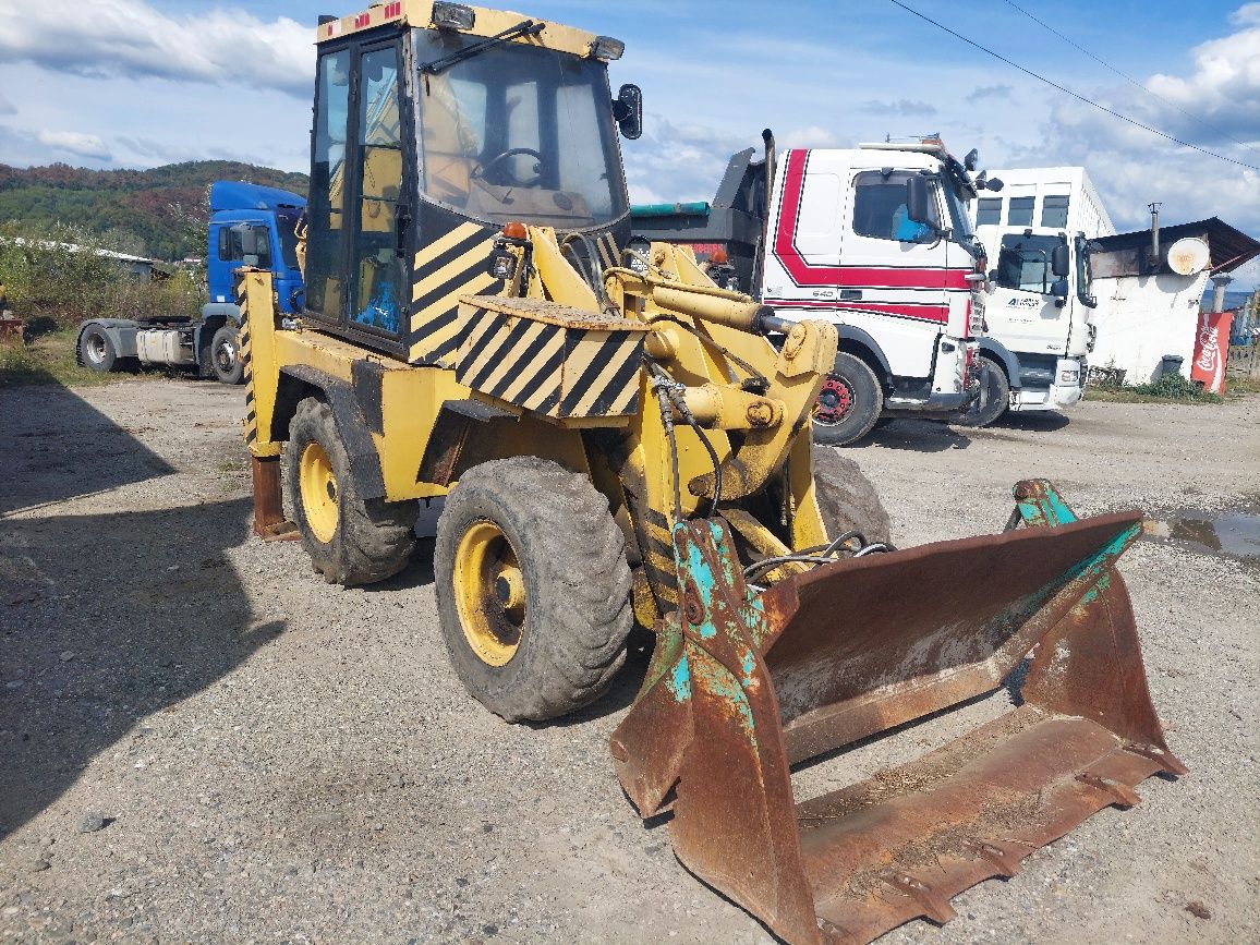 Buldoexcavator Foredil articulat
