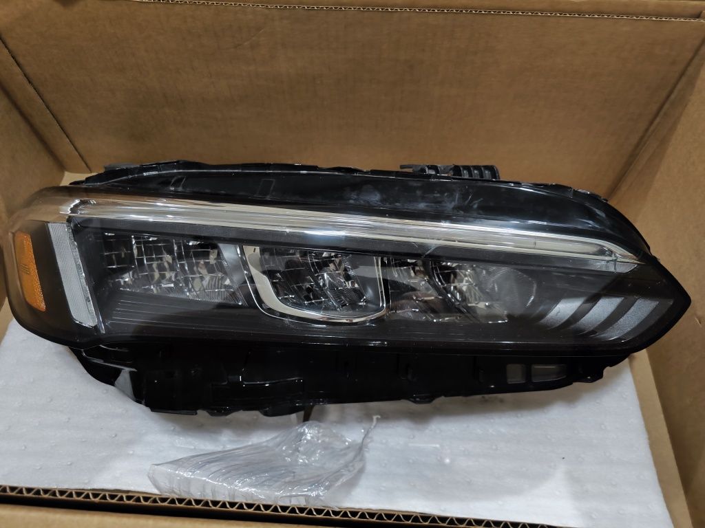 Десен OEM фар - 33100-T20-A52 за Хонда Honda Civic 11 gen.