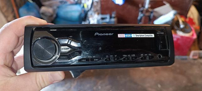 Vând MP3 player auto Pioneer 4x50w