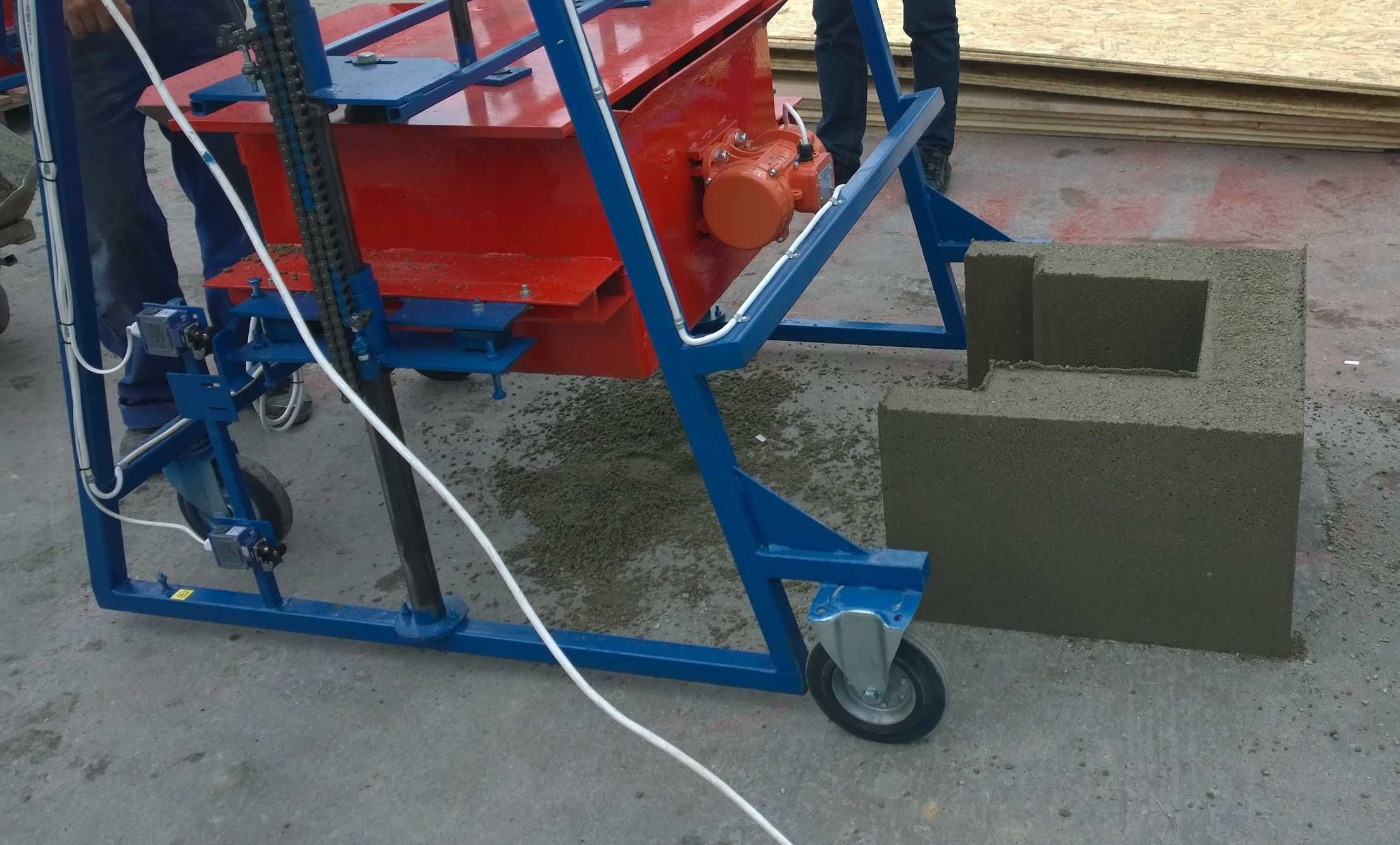 PRESA (MASINA) pentru rigole, rigola pereată, rigola beton