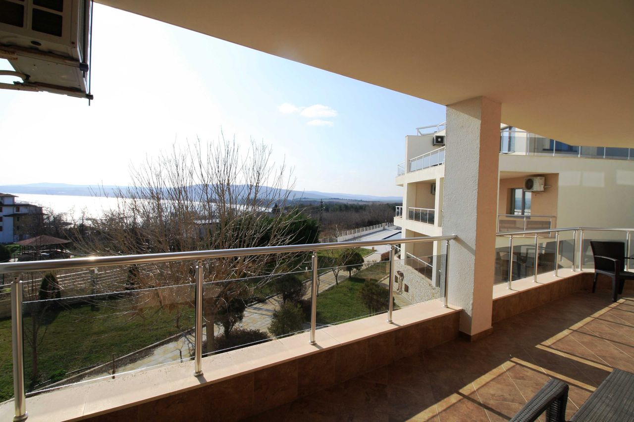Продава се Тристаен апартамент в Бяла - 133 кв.м за 662 €/кв.м - Снимка #14