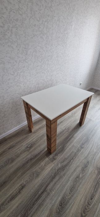 Стол / новый / 100на70