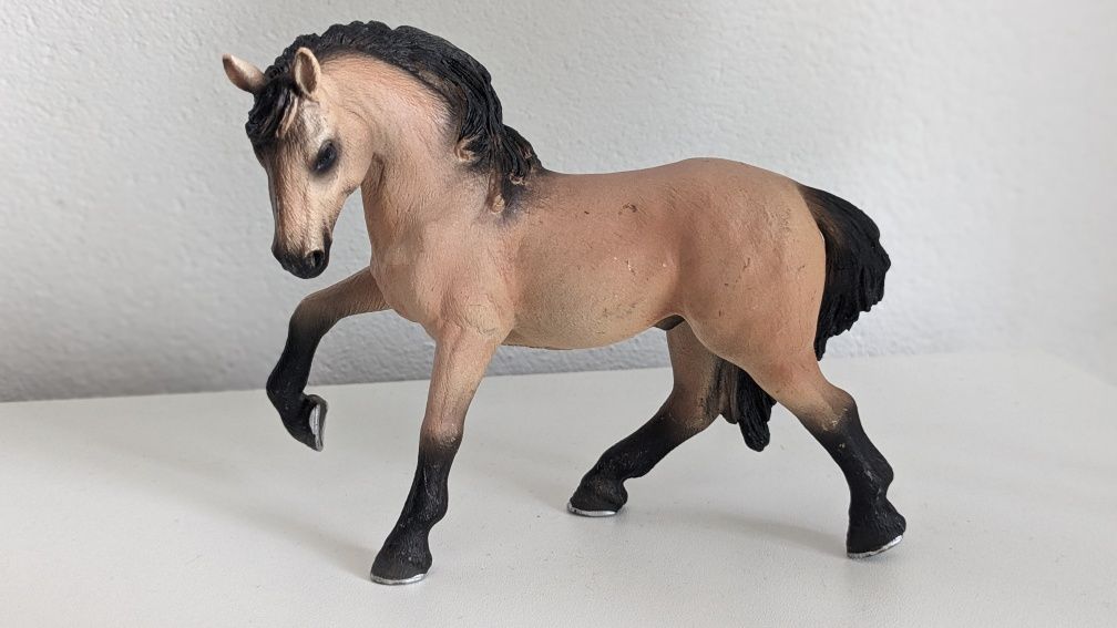 Vând figurine Schleich model cai