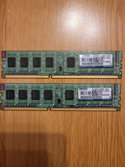 Kituri DDR 3 Kingmax si Cervoz 2 × 2Gb,1333 Mhz,