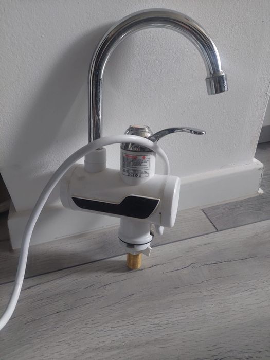 Boiler ptr încălzit apa plus baterie neagra