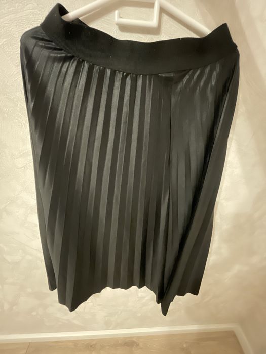 Юбка плиссированная черная (50р)